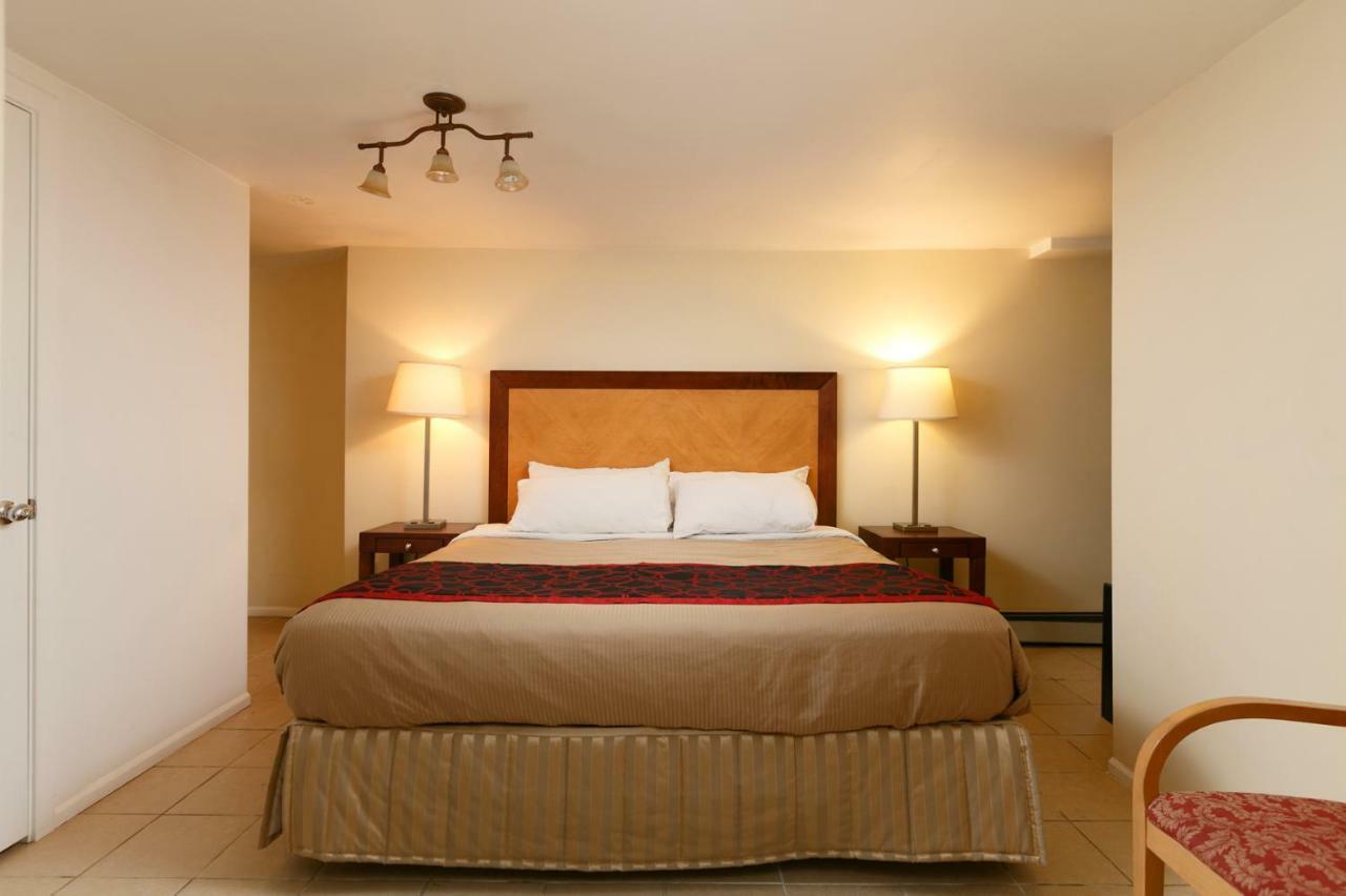 Guest house The Manor Vancouver