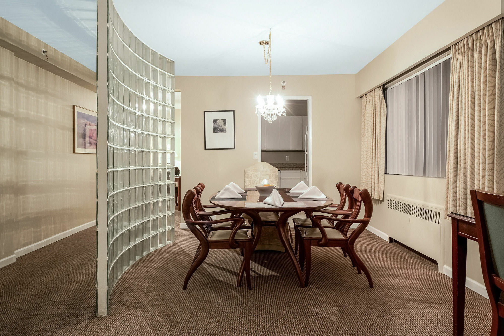 Aparthotel Rosellen At Stanley Park Vancouver