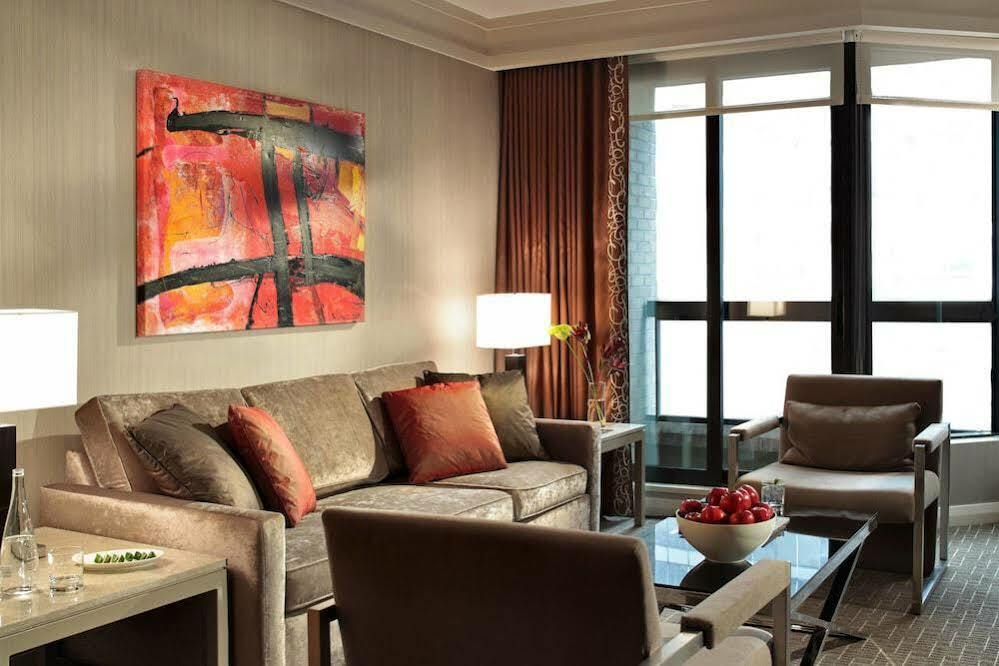 Metropolitan Hotel 4*