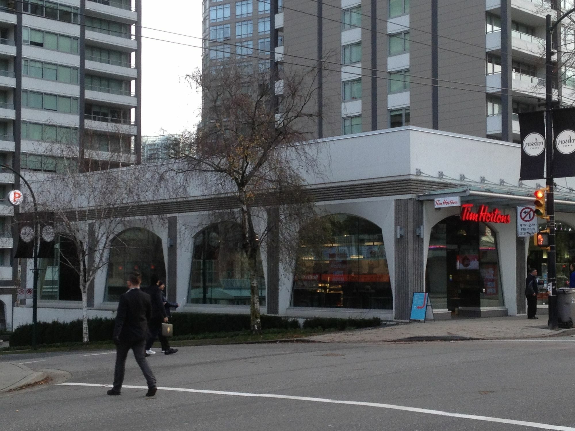 Divya Sutra On Robson Downtown Aparthotel