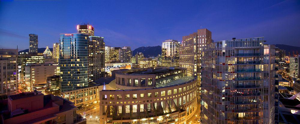 Rosedale On Robson Hotel 3*