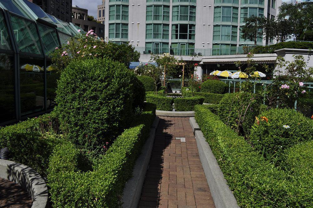 Rosedale On Robson Hotel Vancouver
