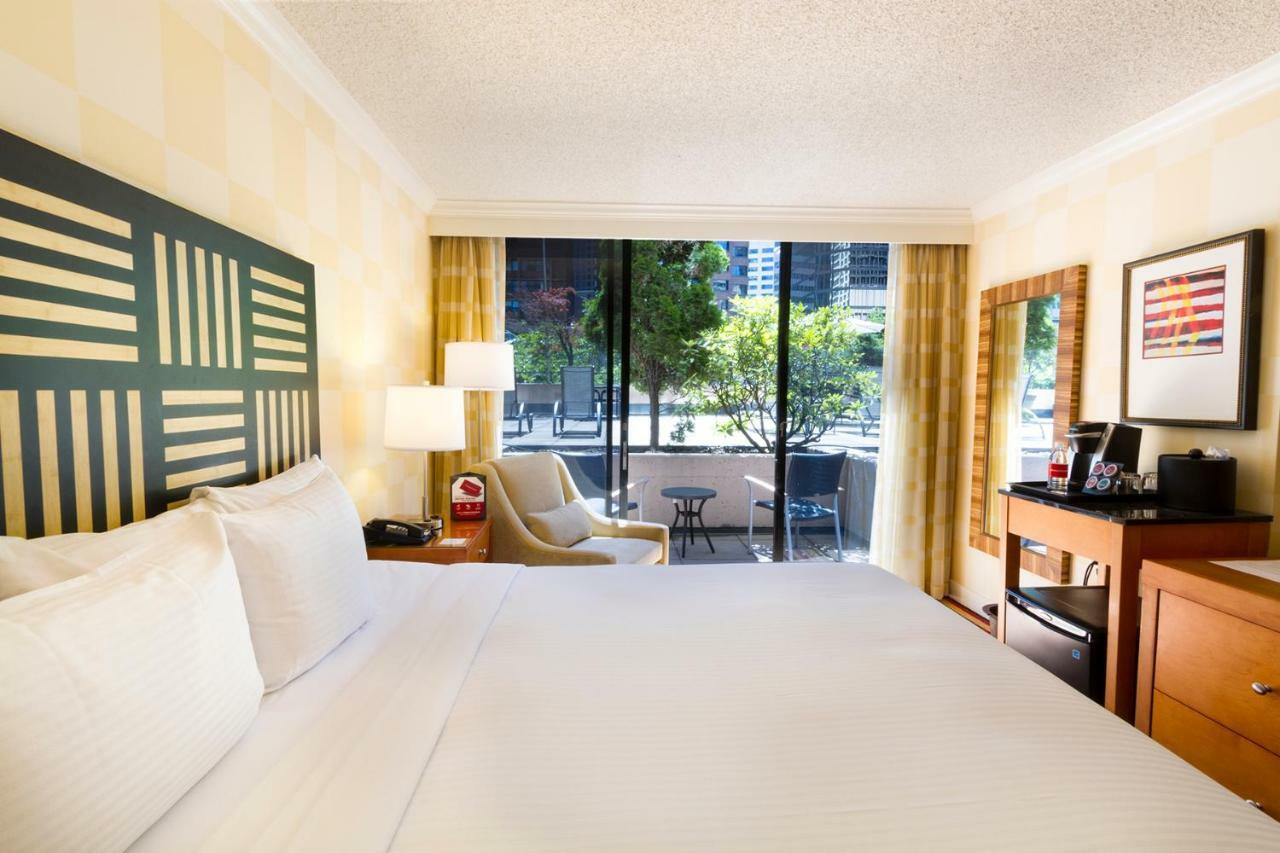 Pinnacle Harbourfront Hotel