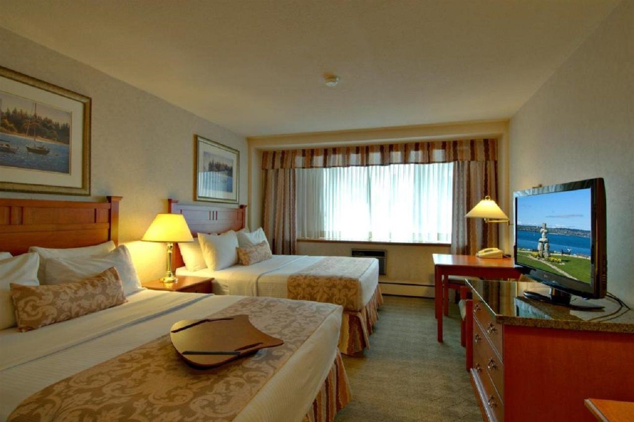 Western Sands Hotel 3*