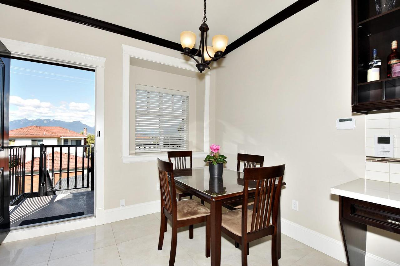 Guest house Rare Find Exquisitely New Quiet & Safe Skytrain Vancouver