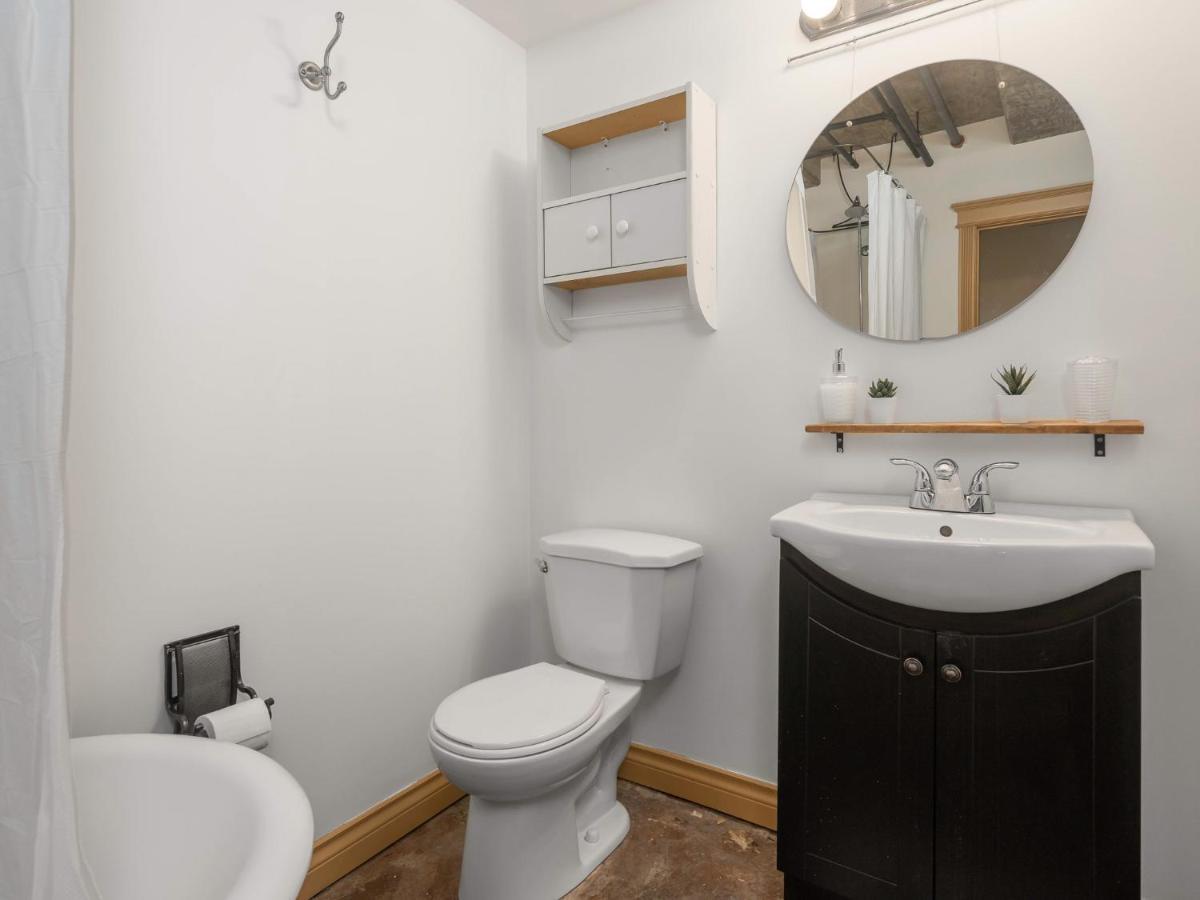 Sterling Suites - Gastown Apartment *